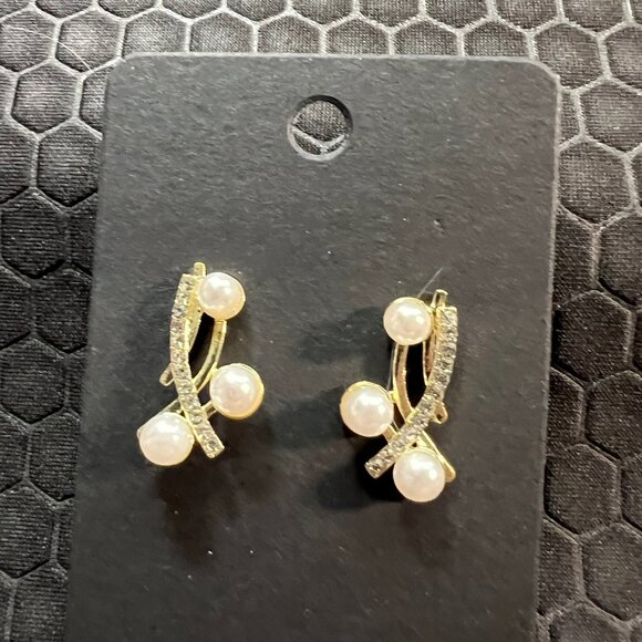 Three Pearl and Crystal Stud Earrings 18K Yellow Gold Plated - Picture 1 of 1